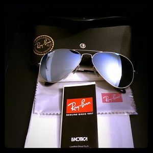 Ray-Ban Aviator sunglasses RB3025 silver frame